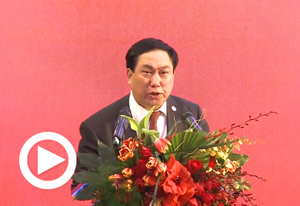 中国非公立医疗机构协会副会长兼秘书长郝德明作工作报告